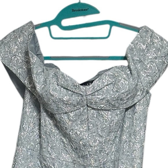 Aidan Mattox Jacquard Off-the-Shoulder Evening Midi Dress Size 8 Gray Silver - Picture 5 of 6